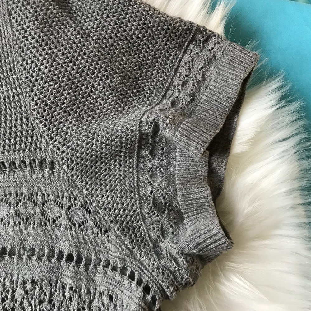 Sold Gray cropped Cardigan - Picture 4 of 5
